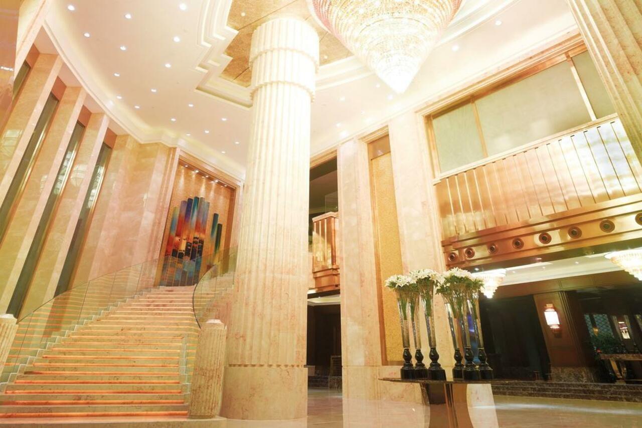 Optics Valley Kingdom Plaza Wuhan Exterior photo